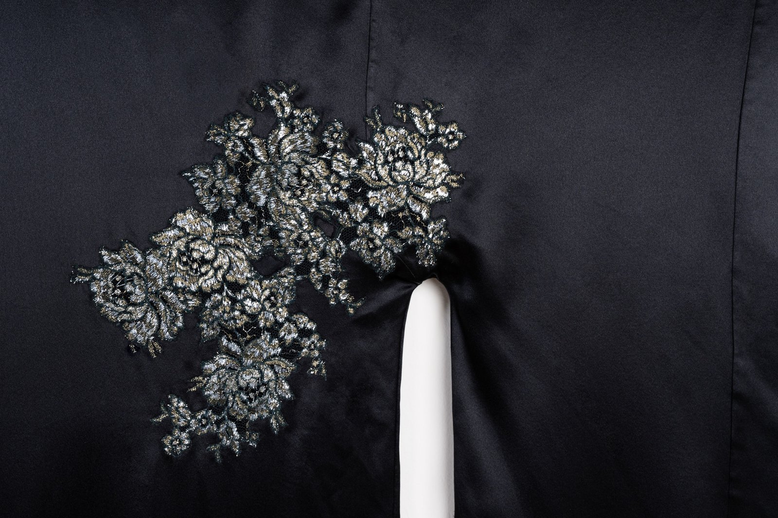 COUTURE Champagne Chantilly Lace Kimono