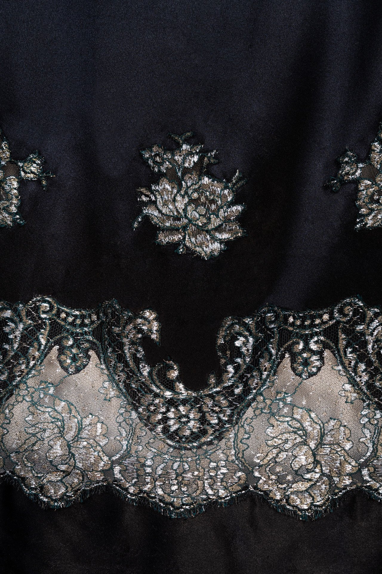 COUTURE Champagne Chantilly Lace Kimono