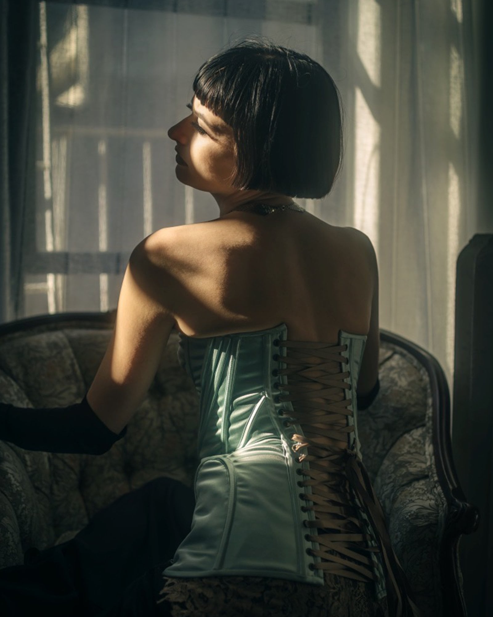 Hannah Bustier - Glace view 4